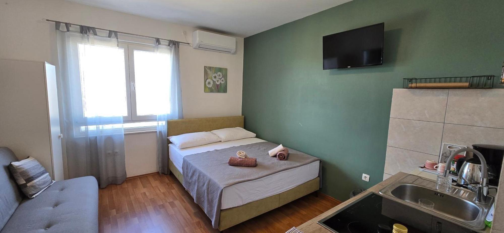 And 2 Walls Apartament