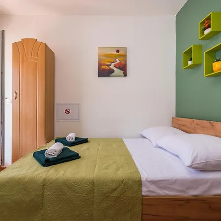 Studio And 2 Rooms Zadar City Walls Exterior photo