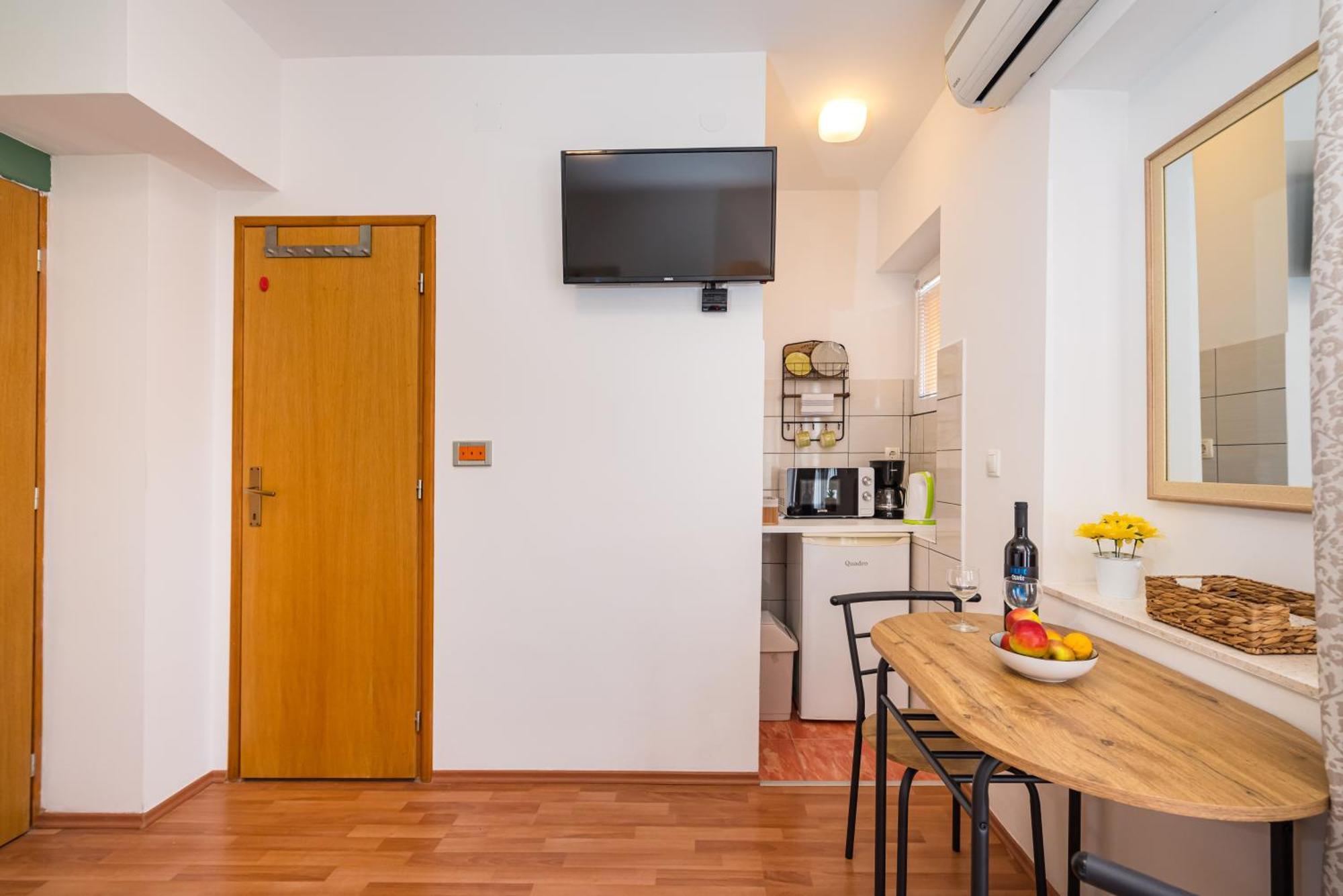 Apartment And 2 Walls Zadar