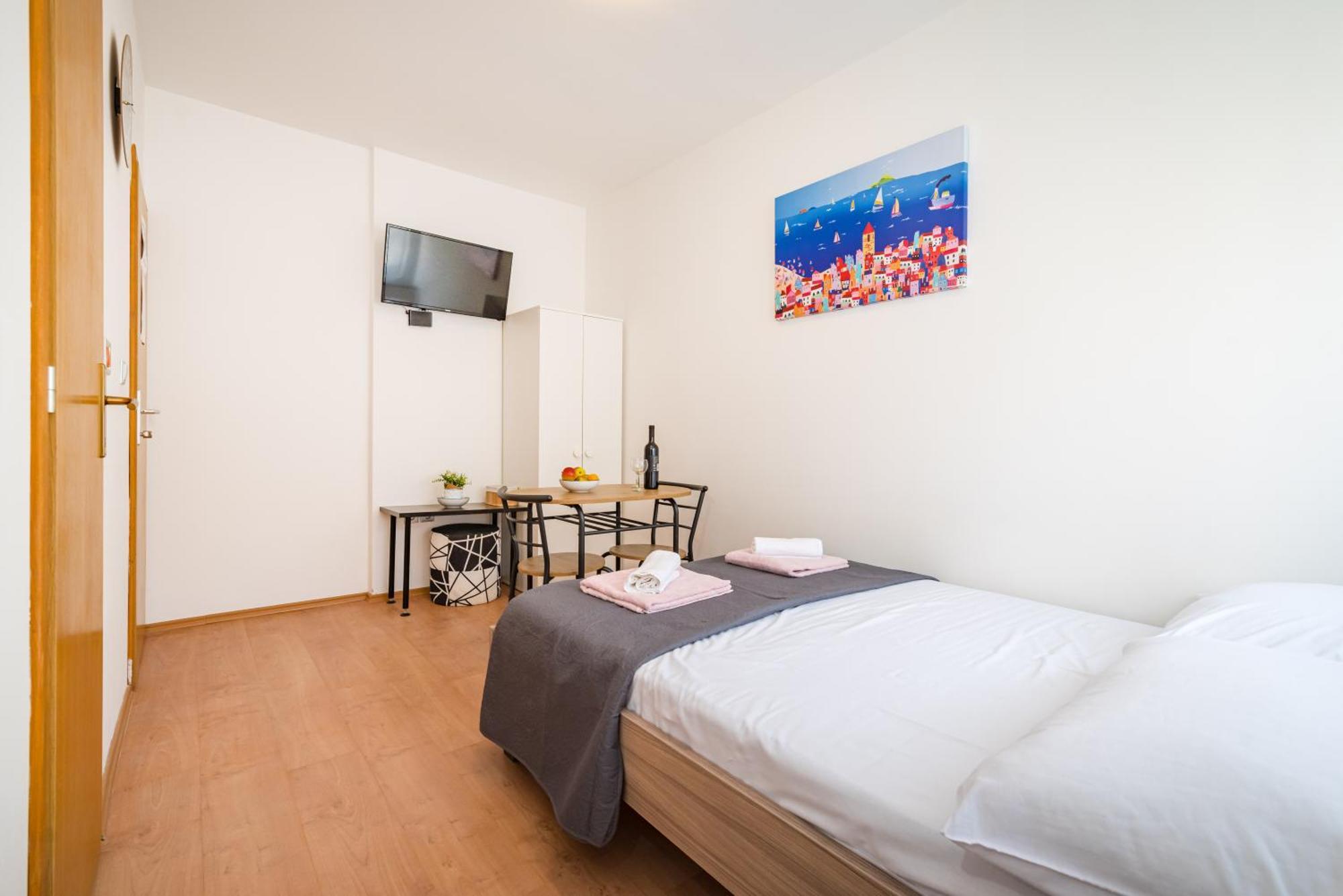 Apartment And 2 Walls
